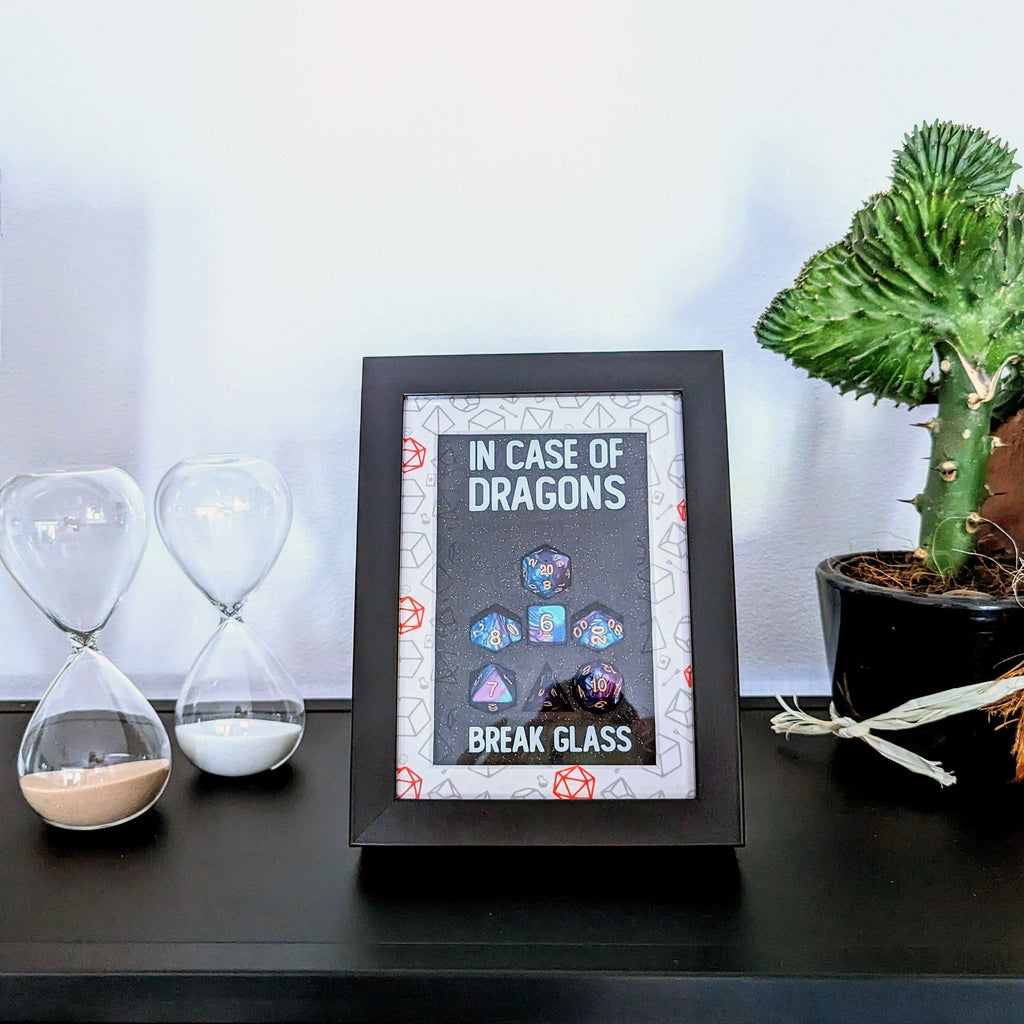 "In case of dragons break glass" | kit dadi emergenza | dungeons and d
